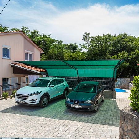 Apartment With A Private Swimming Pool, Garden & Bbq Gostinjac ภายนอก รูปภาพ