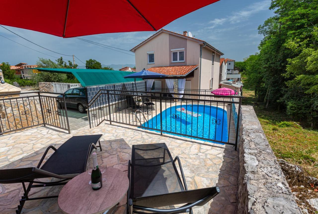 Apartment With A Private Swimming Pool, Garden & Bbq Gostinjac ภายนอก รูปภาพ