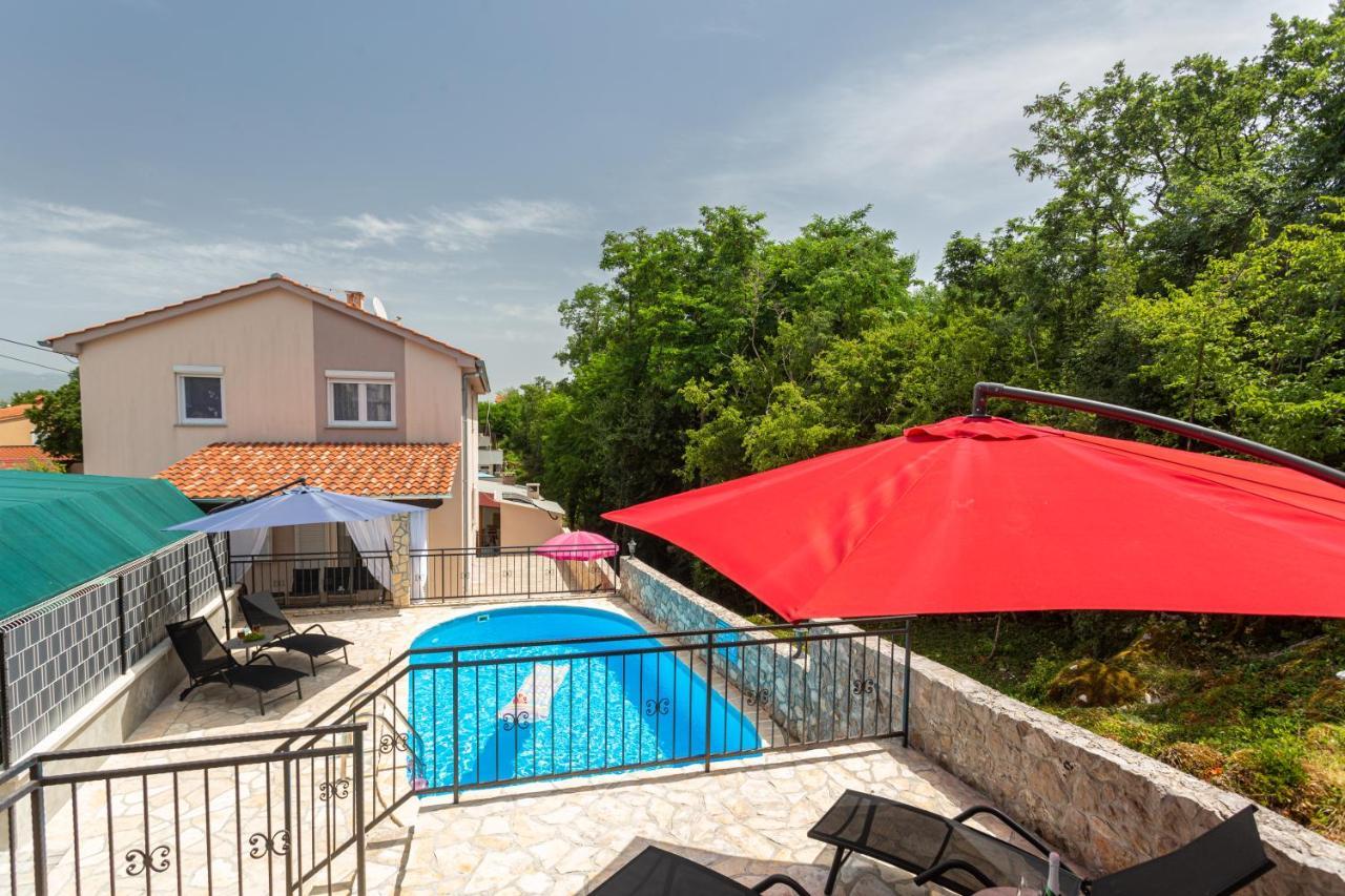 Apartment With A Private Swimming Pool, Garden & Bbq Gostinjac ภายนอก รูปภาพ