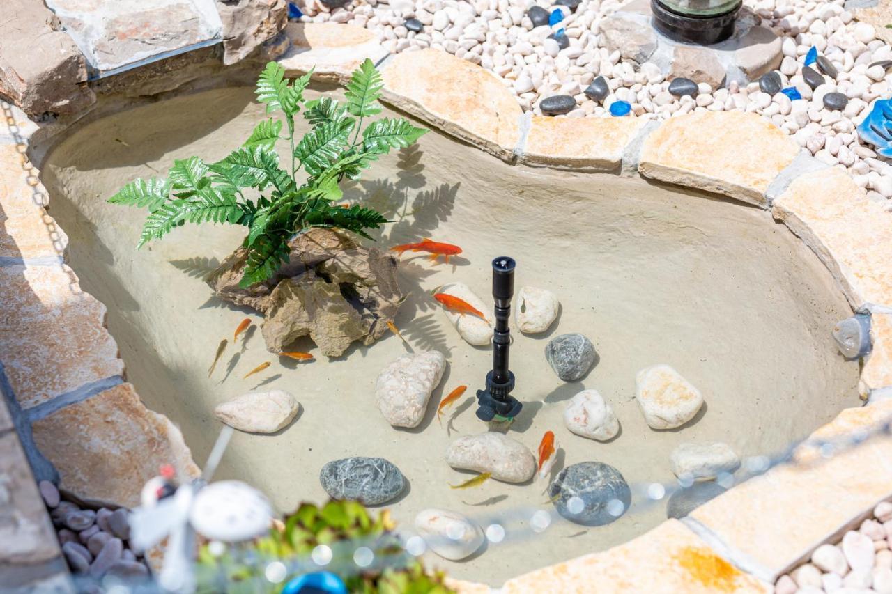 Apartment With A Private Swimming Pool, Garden & Bbq Gostinjac ภายนอก รูปภาพ