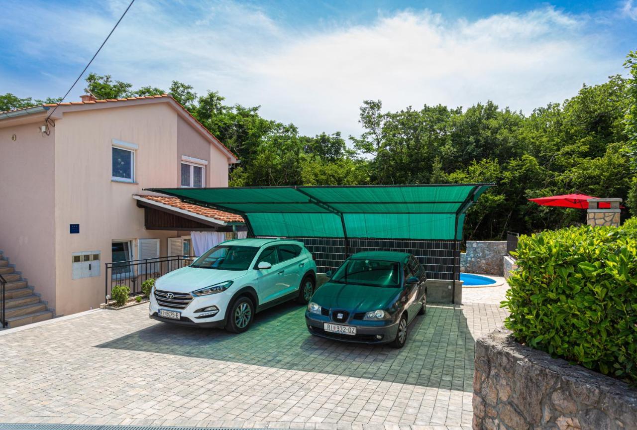 Apartment With A Private Swimming Pool, Garden & Bbq Gostinjac ภายนอก รูปภาพ